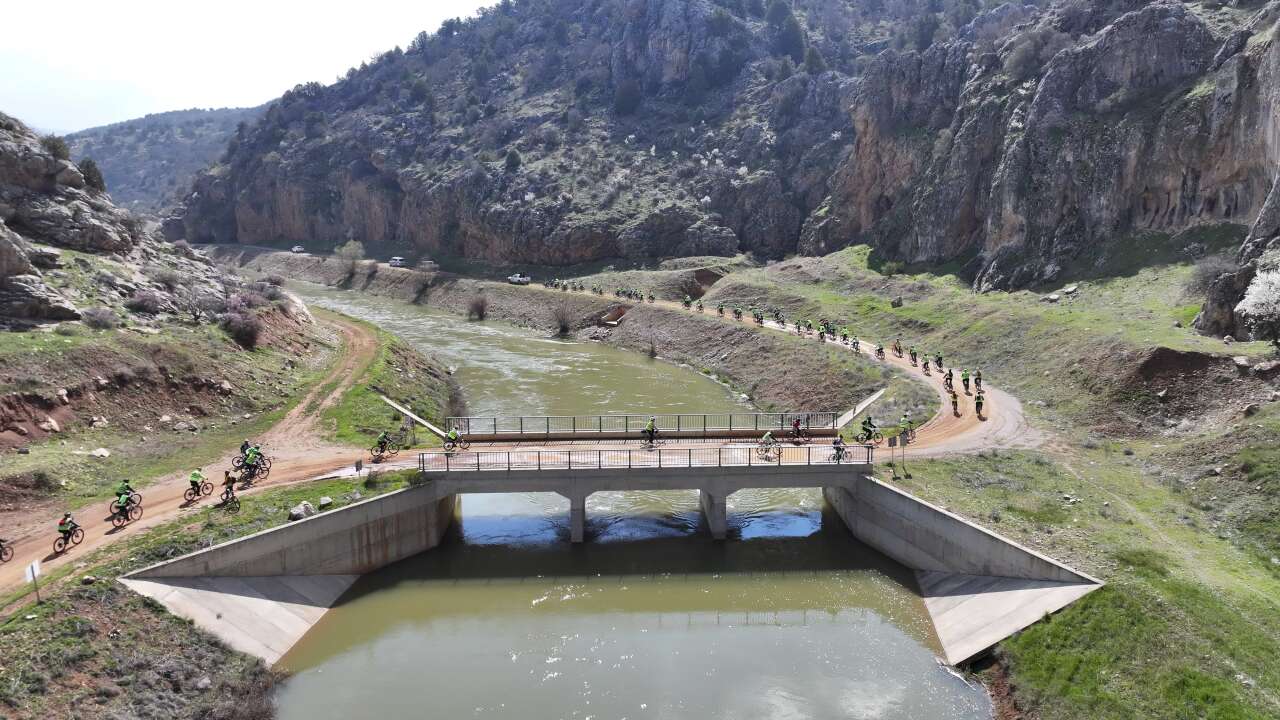 Konya’da bisikletçiler tarihe ve doğaya doğru pedal çevirdi 14